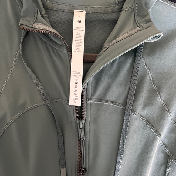 Lululemon jacket - Picture 5 of 5